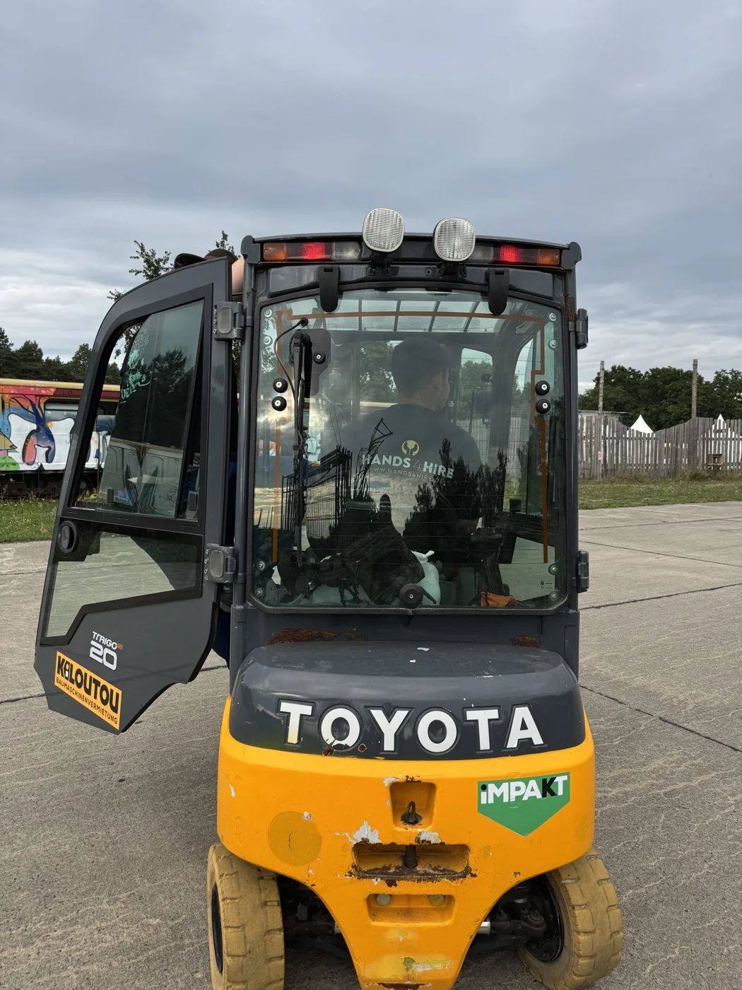 Hands 4 Hire Staplerfahrer im Toyota-Gabelstapler